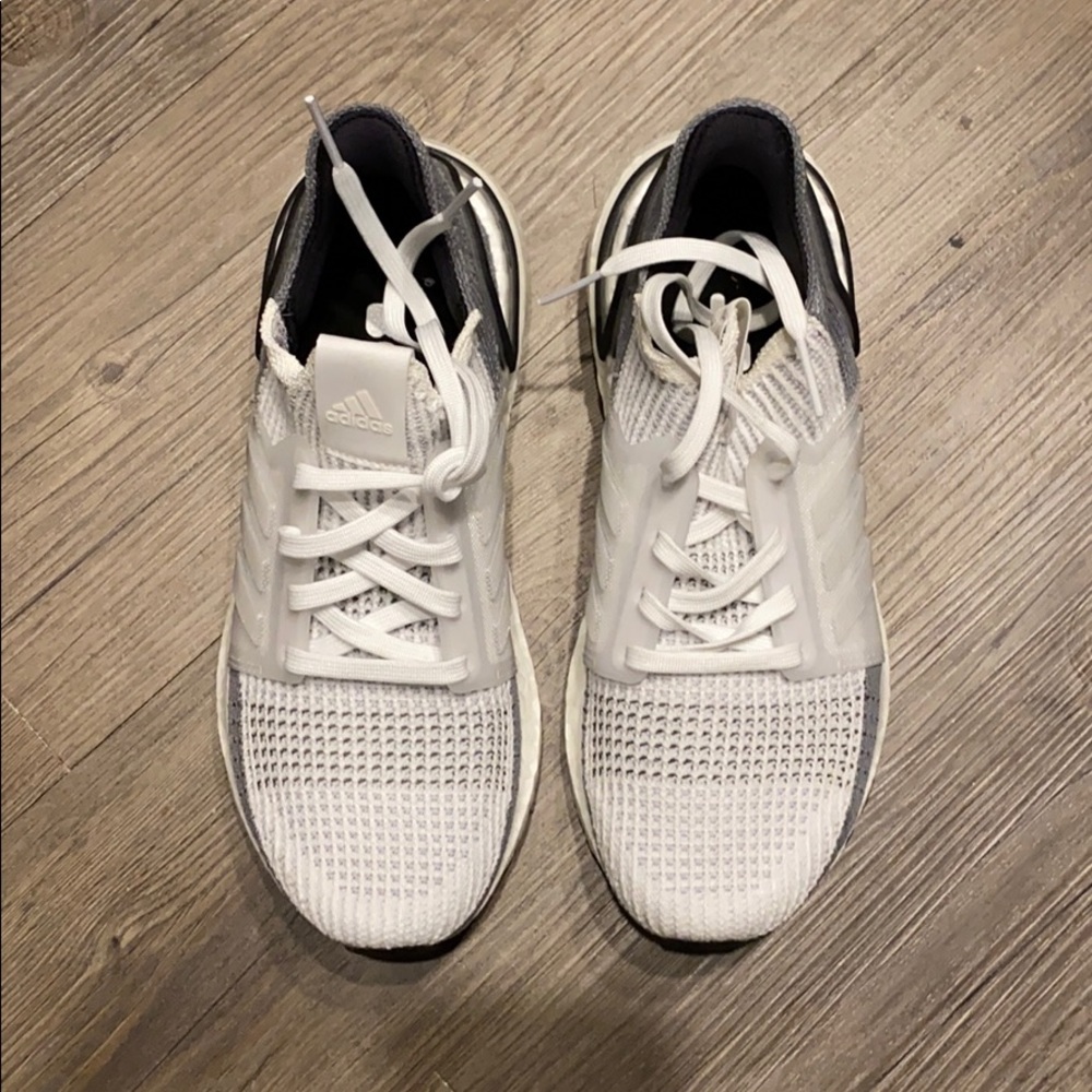 -BRAND NEW W/O BOX- Adidas Ultraboosts